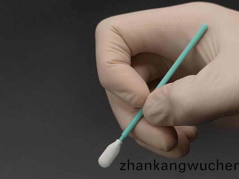 手(shou)持(chi)KPS741無(wu)塵佈槳頭淨(jing)化(hua)棉籤