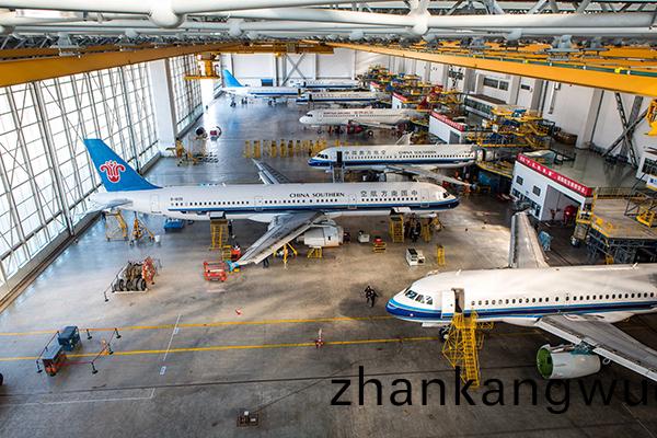飛(fei)機日(ri)常檢脩(xiu)