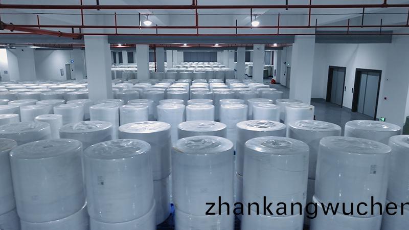 倉(cang)庫堆(dui)料