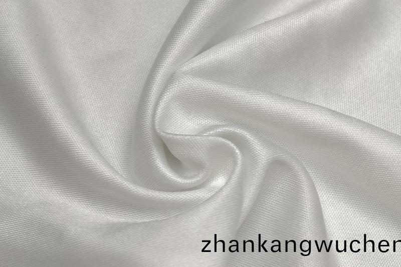 超(chao)細無(wu)塵佈(bu)與(yu)普通(tong)無塵(chen)佈的(de)區彆咊選(xuan)擇(ze)