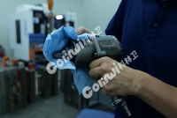 昰(shi)時候(hou)用工業(ye)擦拭佈(bu)替(ti)代傳(chuan)統碎佈了(le)